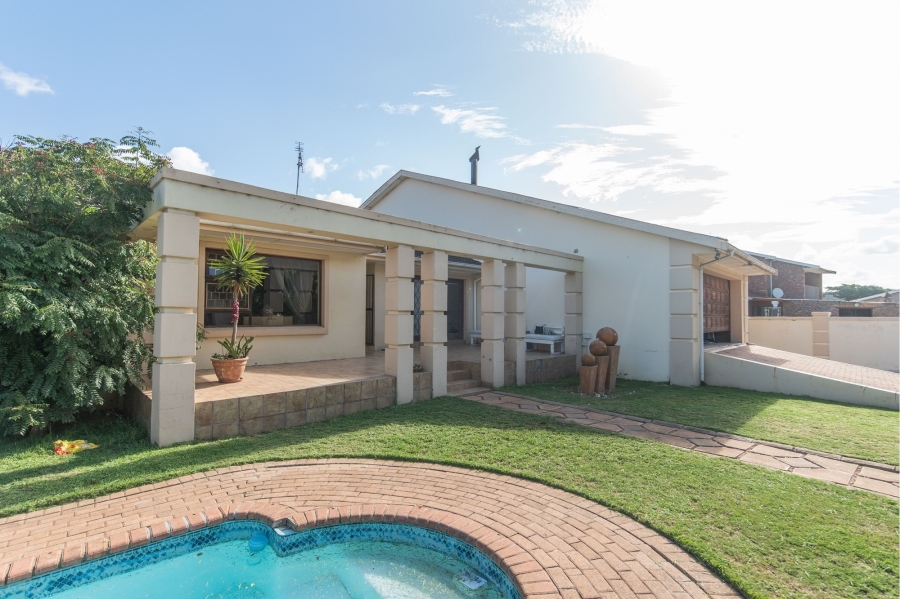 4 Bedroom Property for Sale in Bluewater Bay Eastern Cape